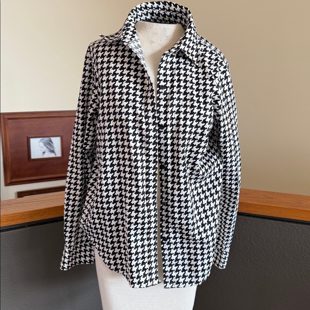 Lauren Ralph Lauren Black & White Houndstooth Shirt no iron size small Buttons